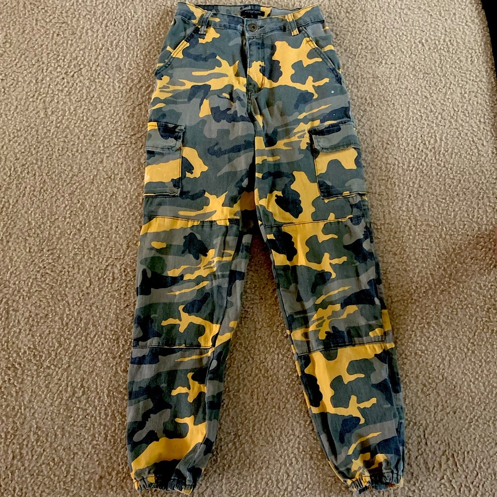 Rue21 camo cargos